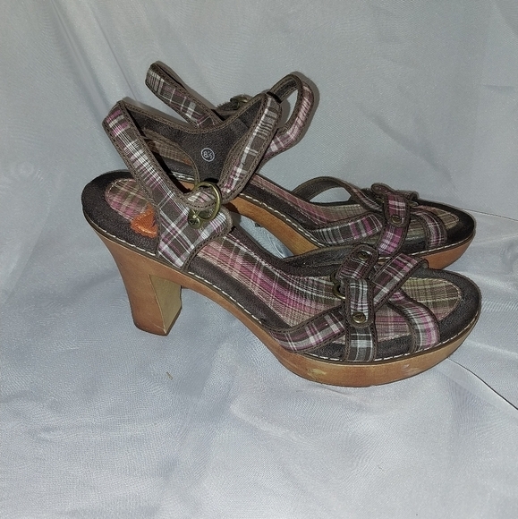 Rocket Dog Sandals - Size 8.5, Brown & Pink Plaid - Picture 1 of 6